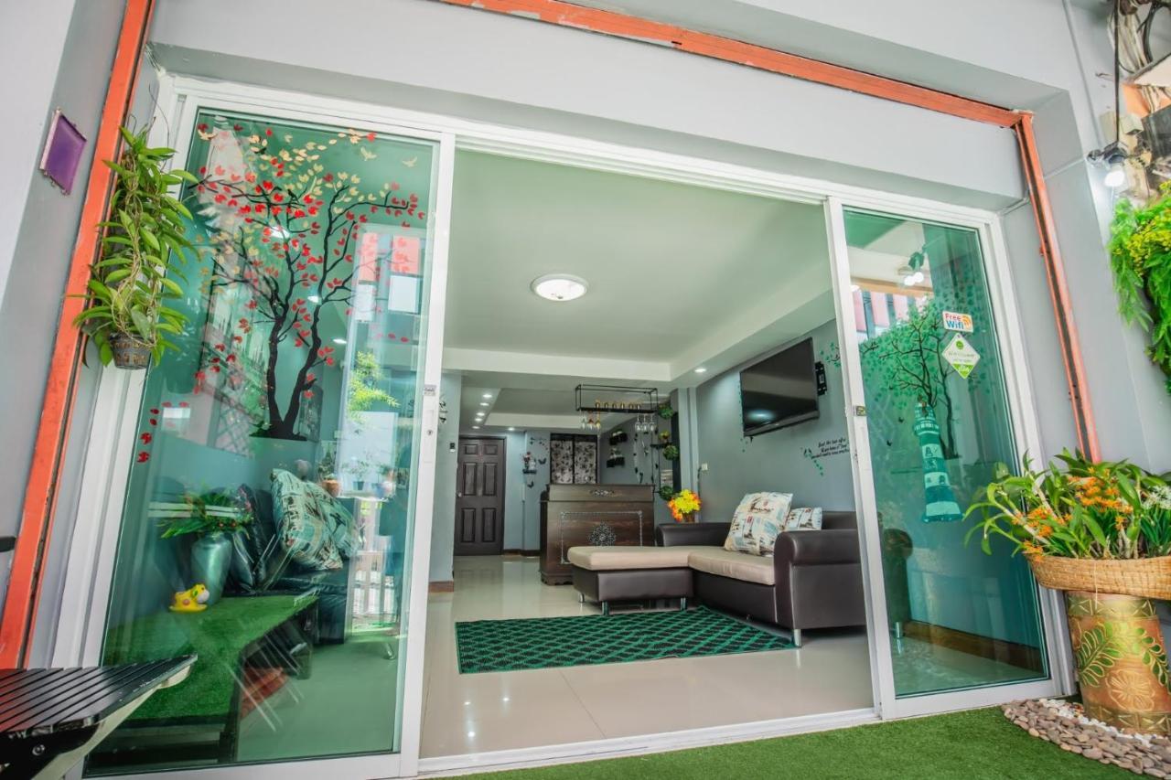 Menulis Coolly House Patong Bed & Breakfast エクステリア 写真