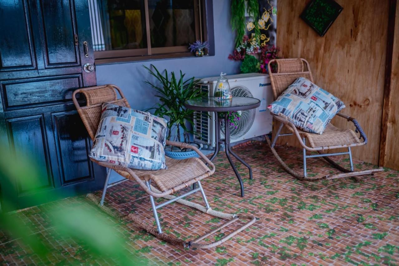 Menulis Coolly House Patong Bed & Breakfast エクステリア 写真