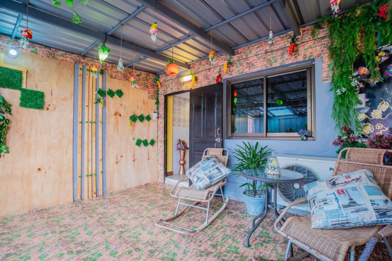 Menulis Coolly House Patong Bed & Breakfast エクステリア 写真