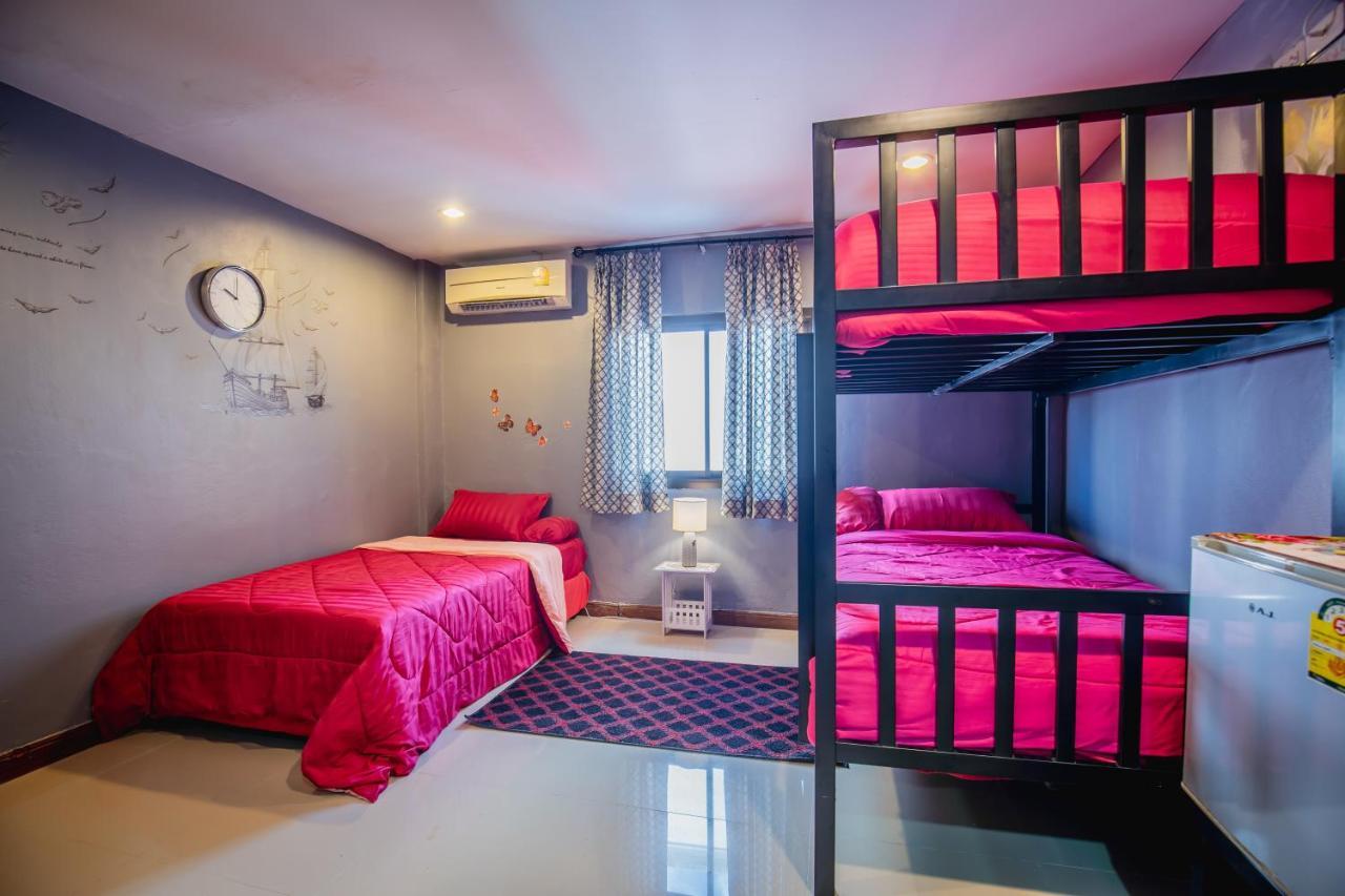 Menulis Coolly House Patong Bed & Breakfast エクステリア 写真