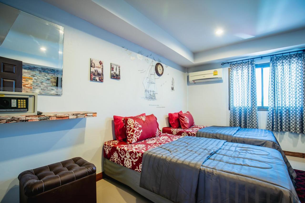 Menulis Coolly House Patong Bed & Breakfast エクステリア 写真