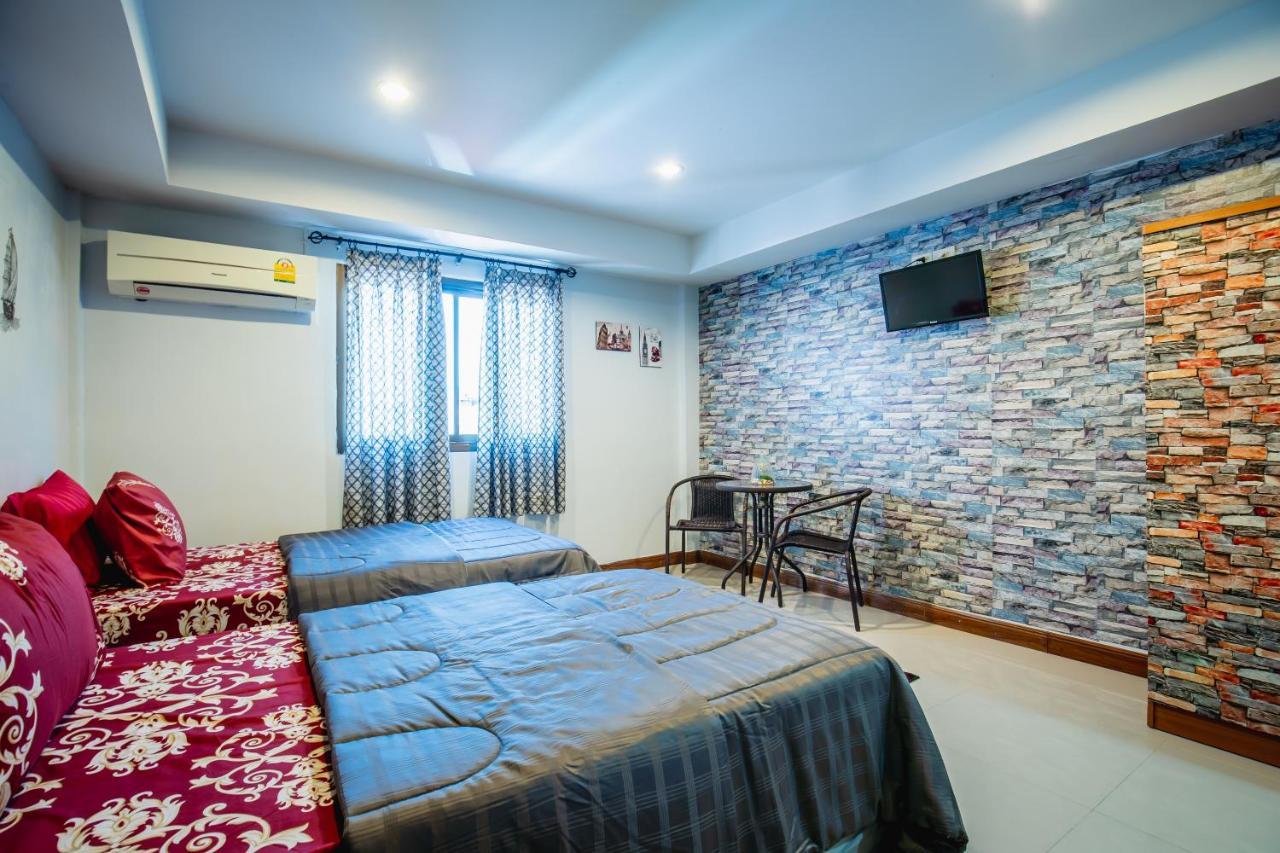 Menulis Coolly House Patong Bed & Breakfast エクステリア 写真